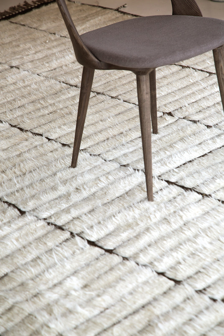 Modern Rug Image 9314 Pommie, Haute Bohemian