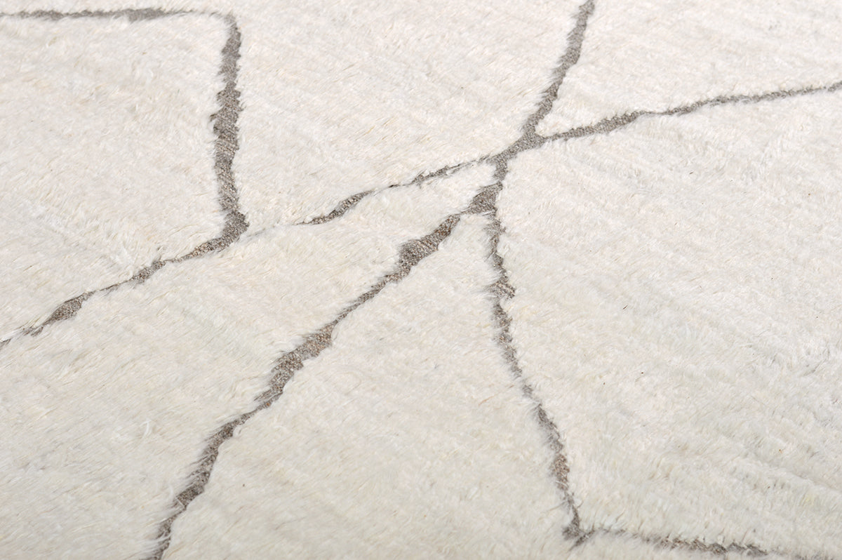 Modern Rug Image 6380 Mago, Atlas Collection
