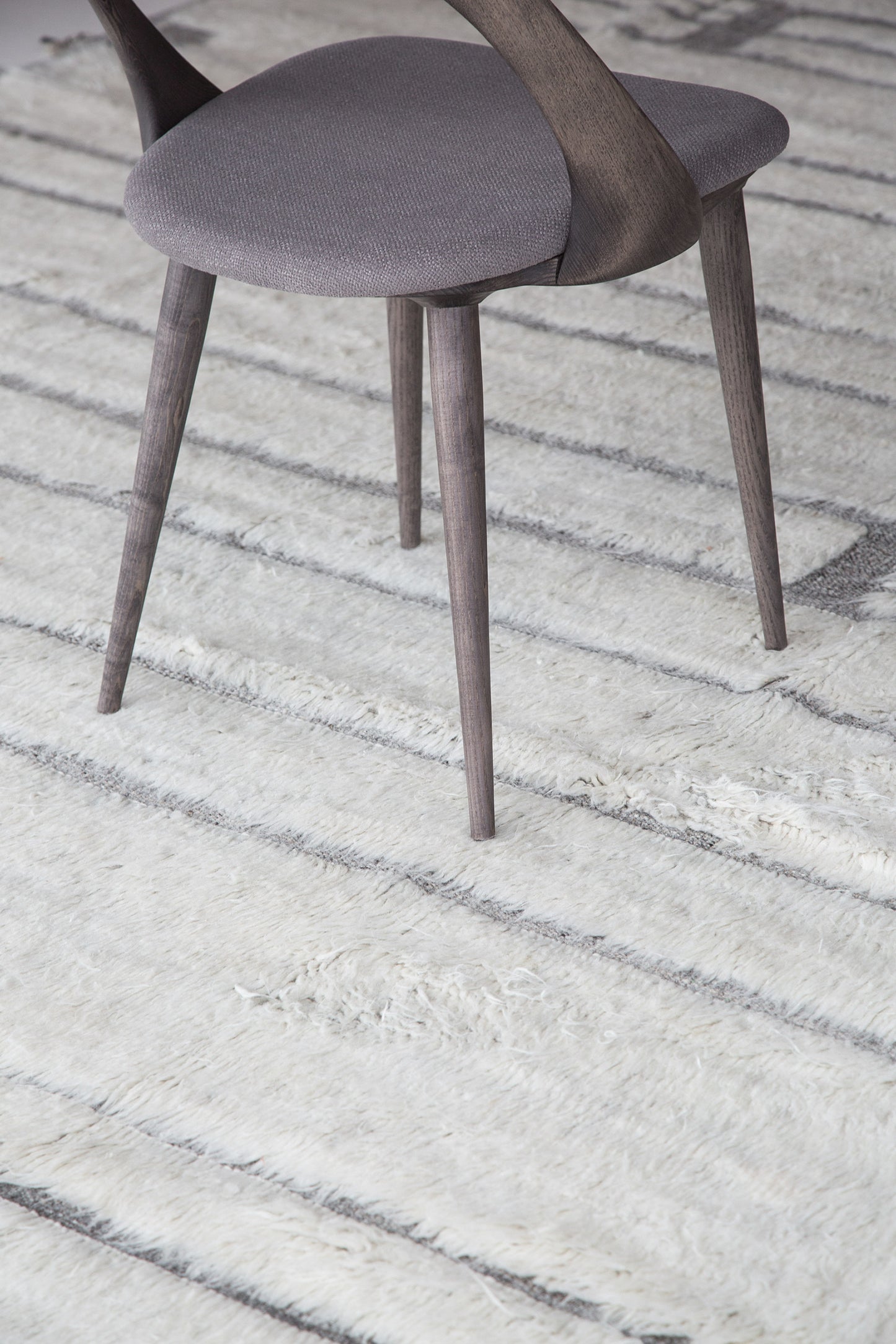 Modern Rug Image 5883 Katabatic, Haute Bohemian