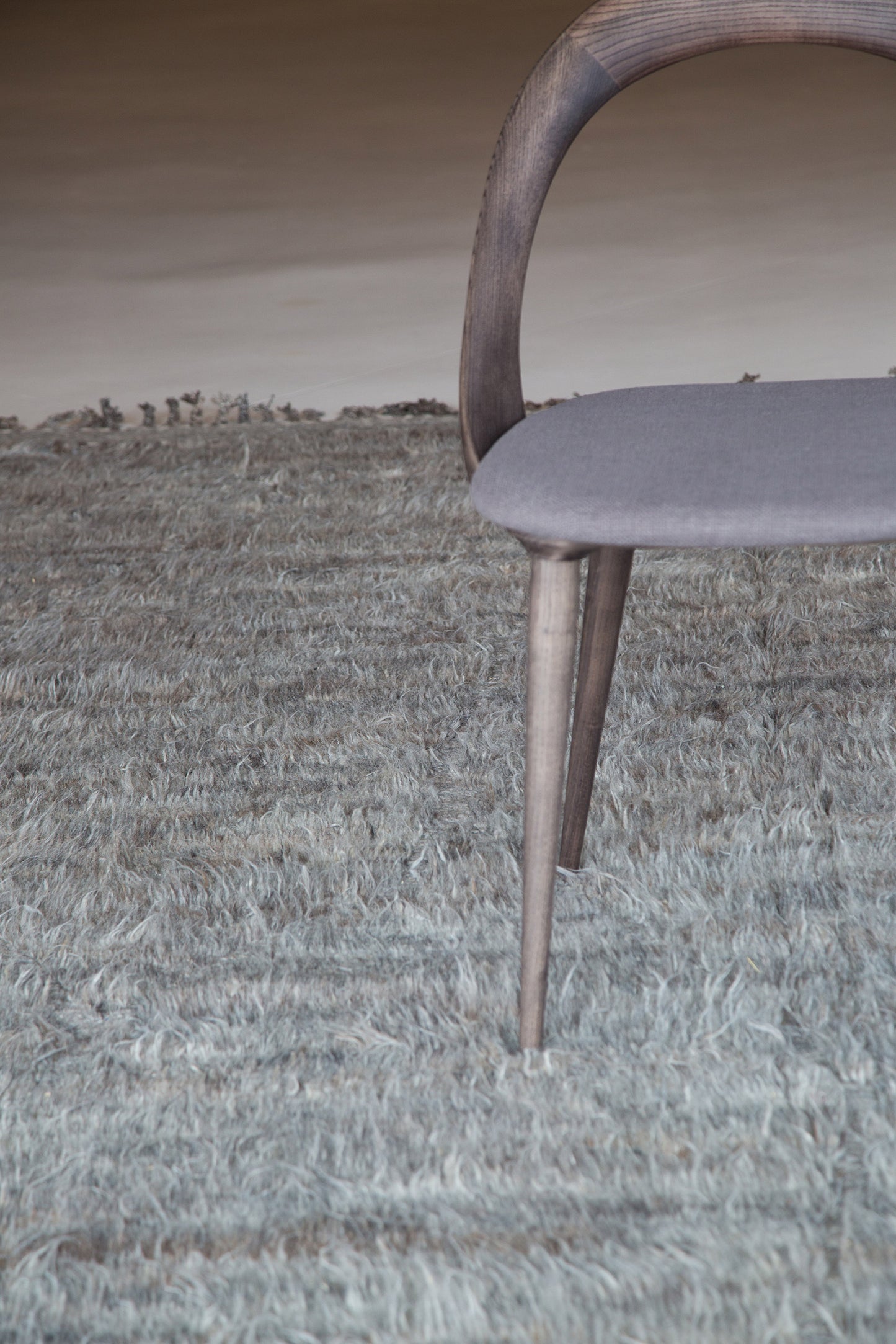 Modern Rug Image 6392 Mago, Atlas Collection