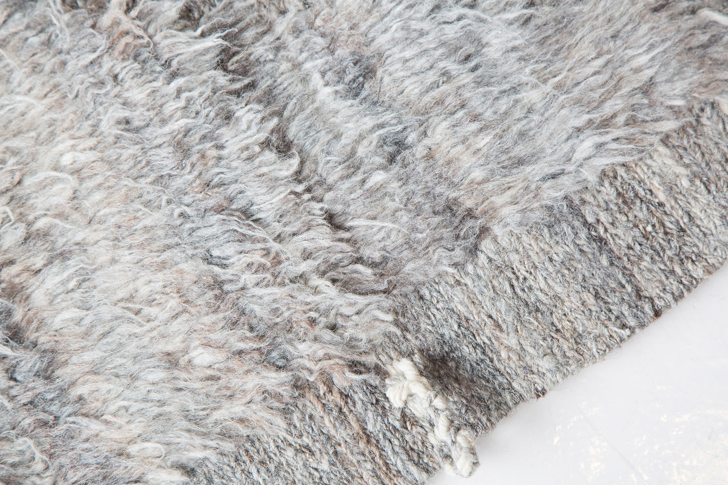 Modern Rug Image 6394 Mago, Atlas Collection