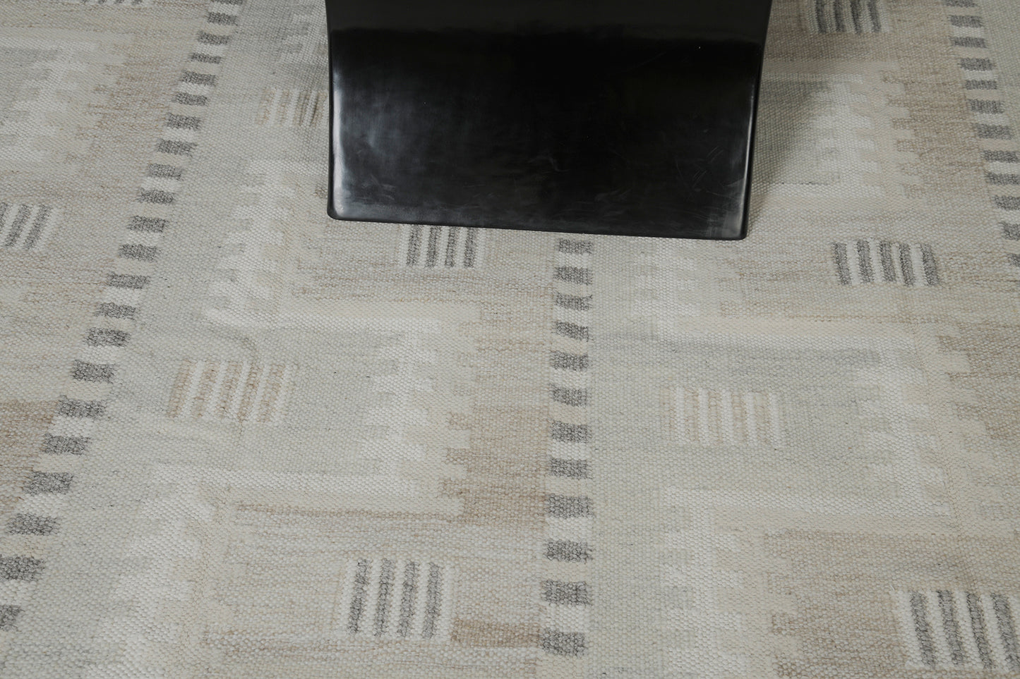 Alva, Faro Kilim