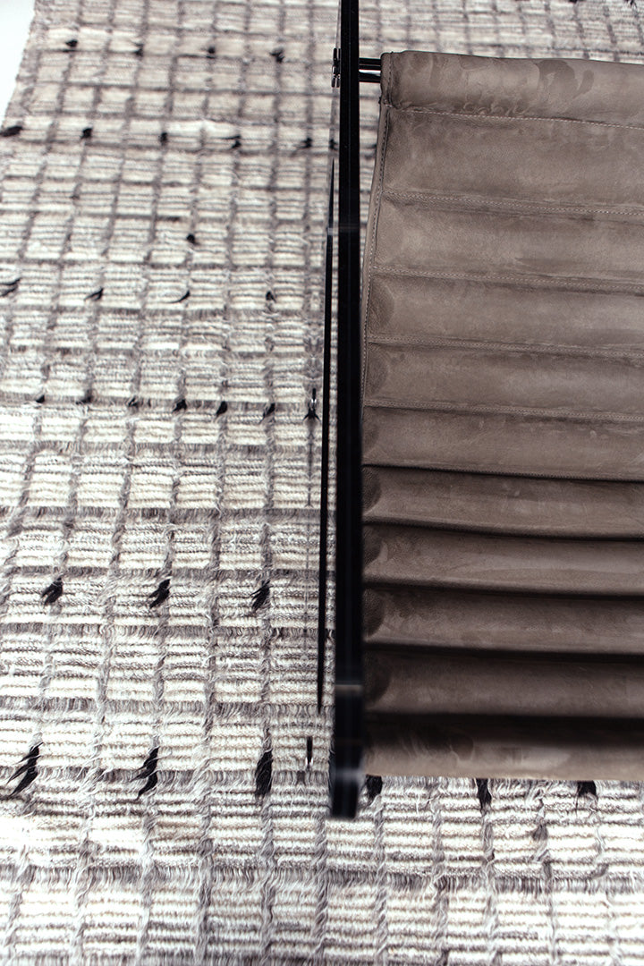 Modern Rug Image 660 Amihan, Sahara Collection 28063