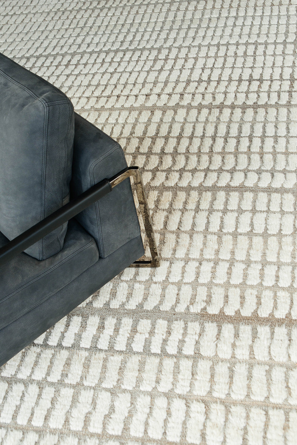 Modern Rug Image 1541 Barguzin, Haute Bohemian