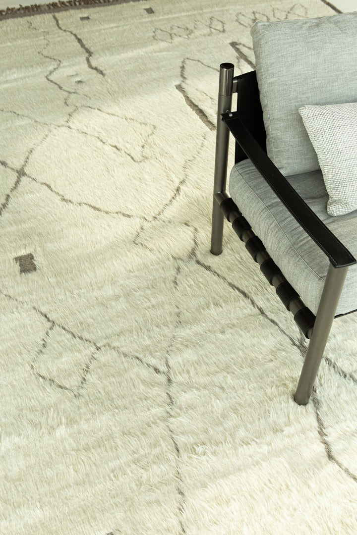 Modern Rug Image 2335 Camrus Trail, Haute Bohemian