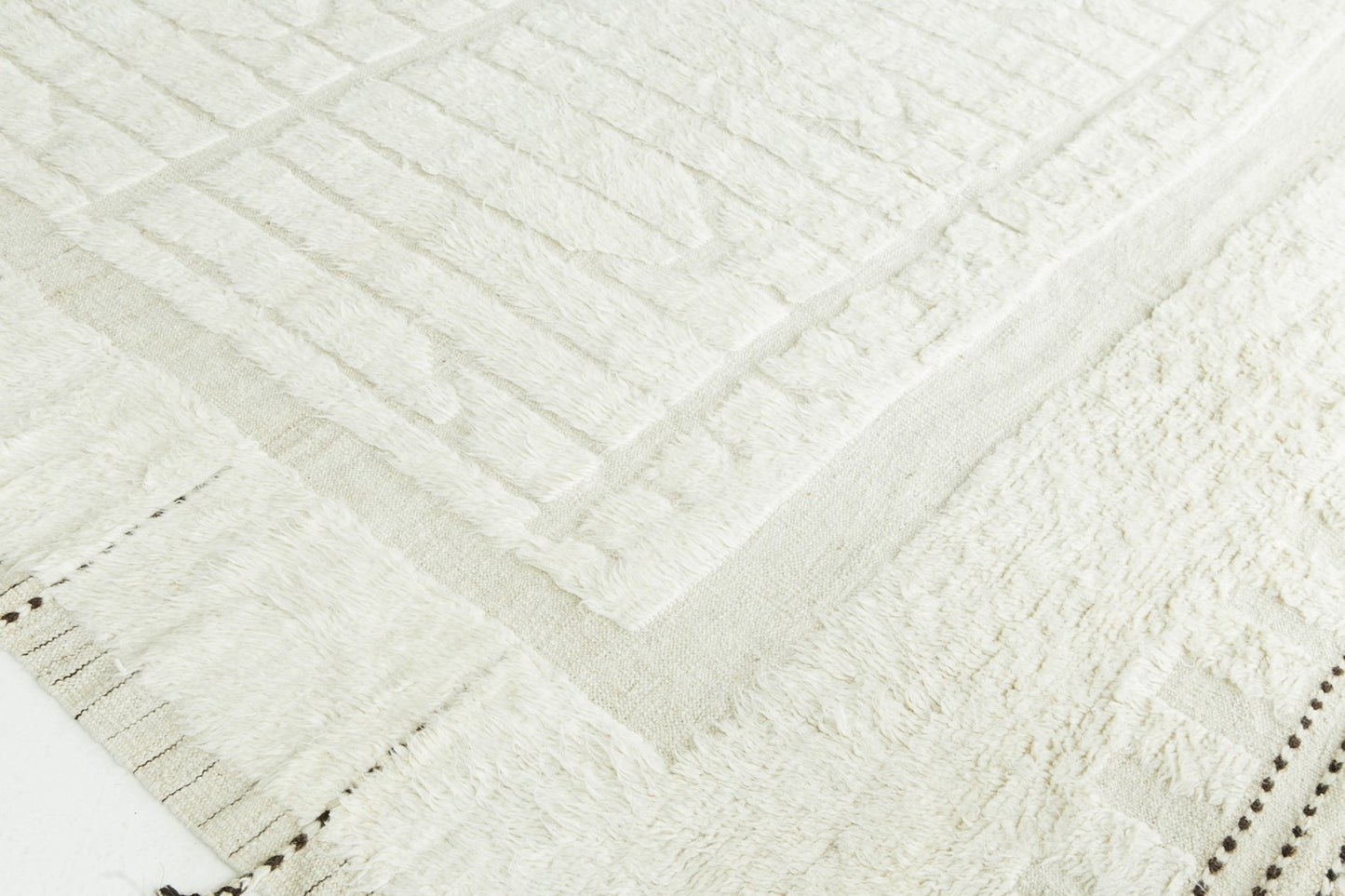 Modern Rug Image 11131 Taku, Haute Bohemian
