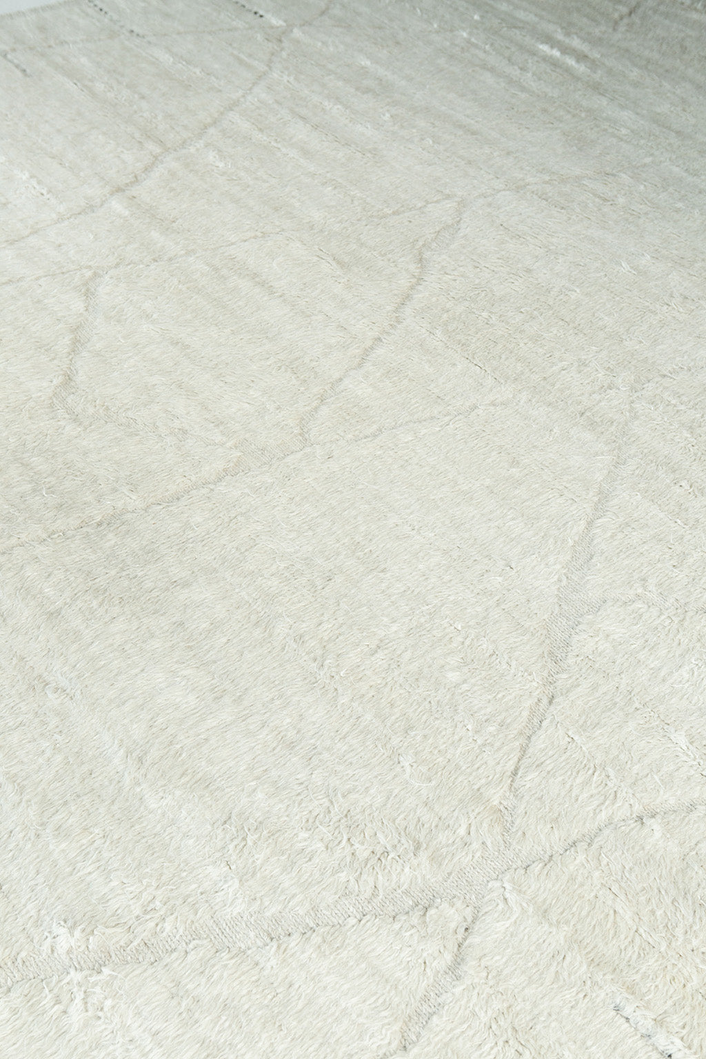 Modern Rug Image 6412 Mago, Haute Bohemian
