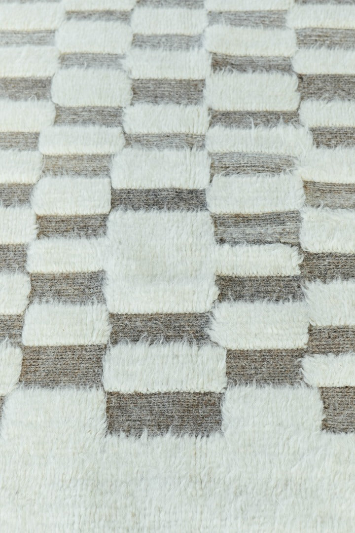 Modern Rug Image 10136 Sirocco, Haute Bohemian