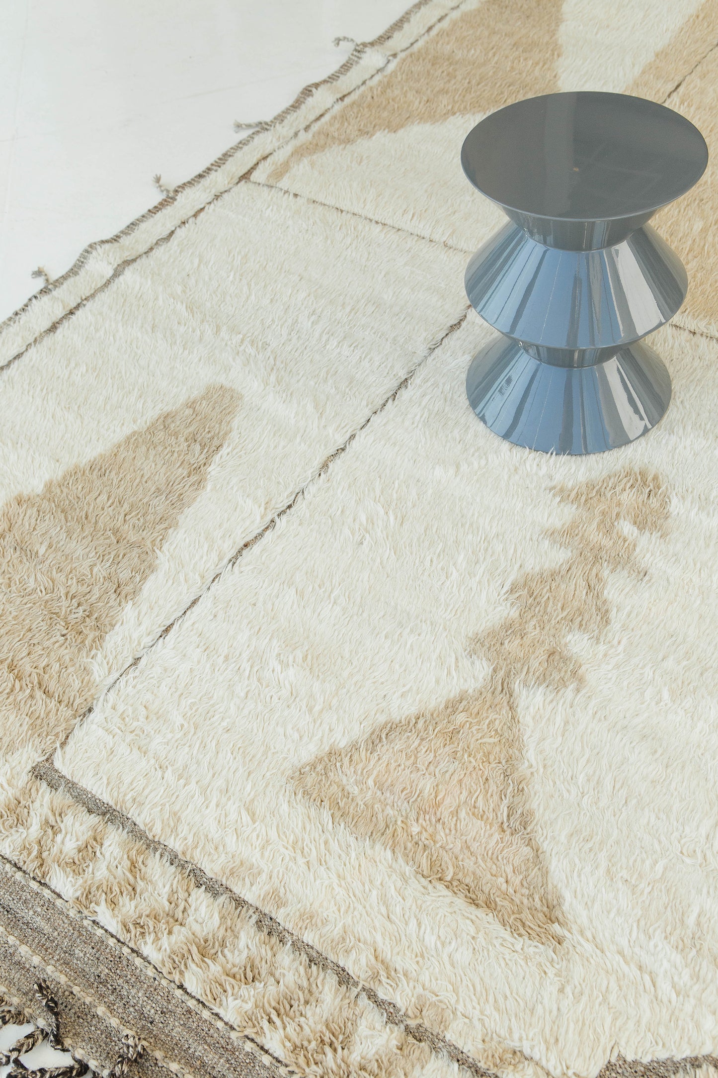 Modern Rug Image 2448 Chaabi, Atlas Collection
