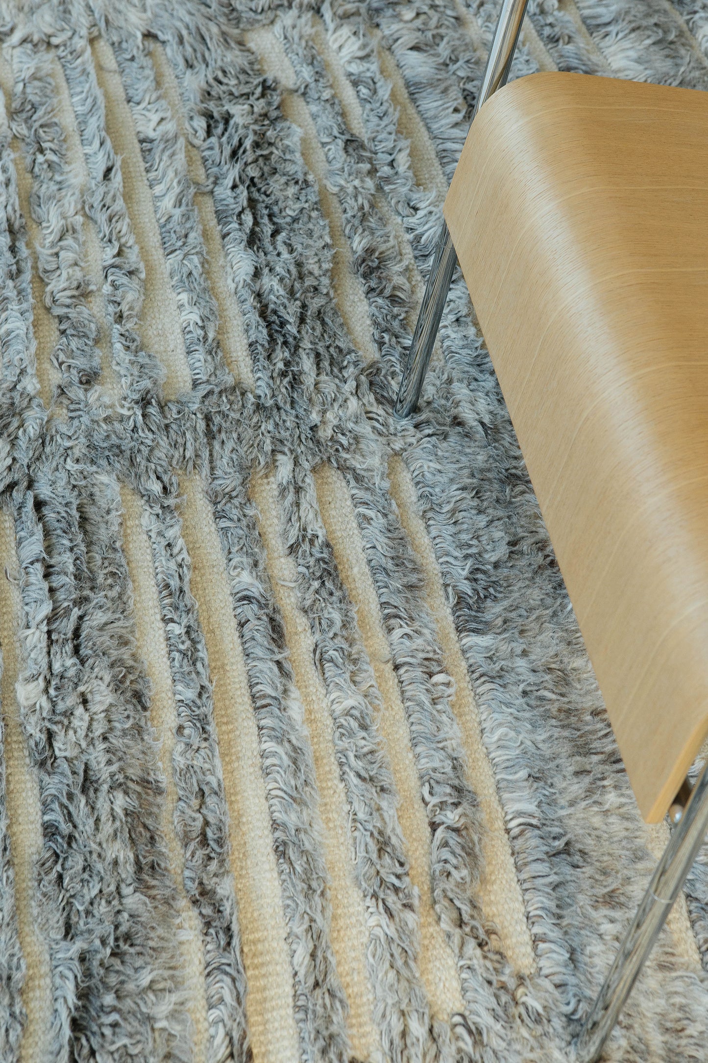 Modern Rug Image 1802 Beshabar, Haute Bohemian