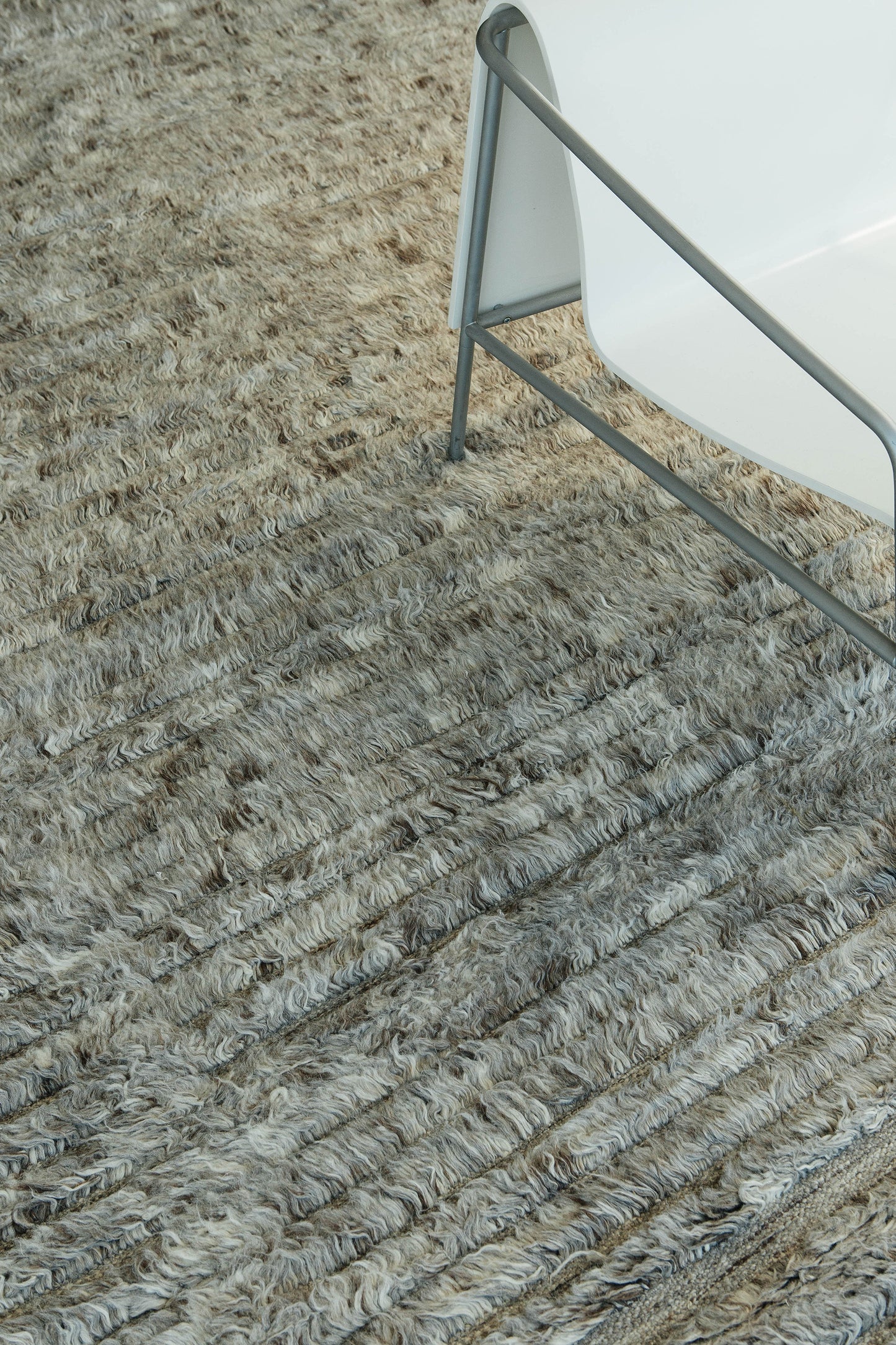 Modern Rug Image 1852 Beshabar, Haute Bohemian