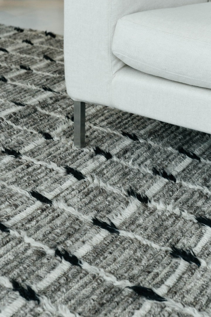Modern Rug Image 666 Amihan, Sahara Collection 28397