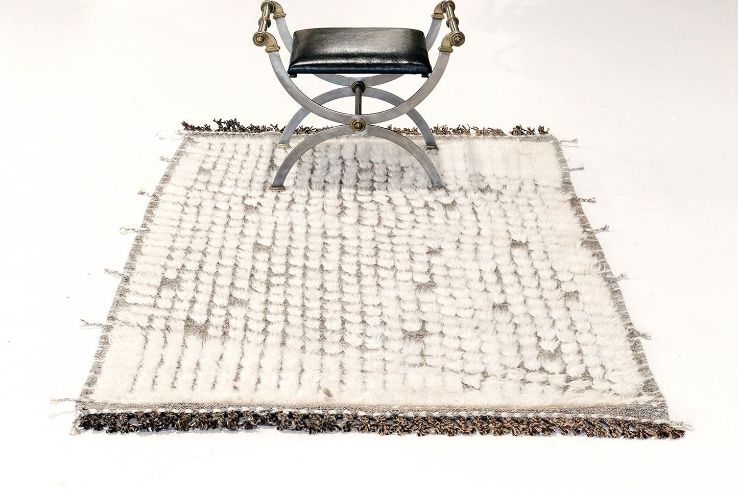 Modern Rug Image 104 Abisko, Haute Bohemian