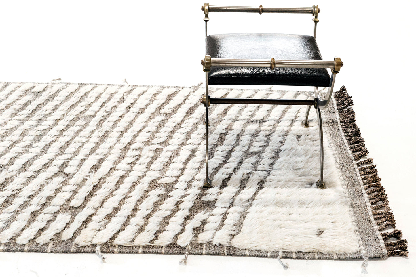 Modern Rug Image 103 Abisko, Haute Bohemian