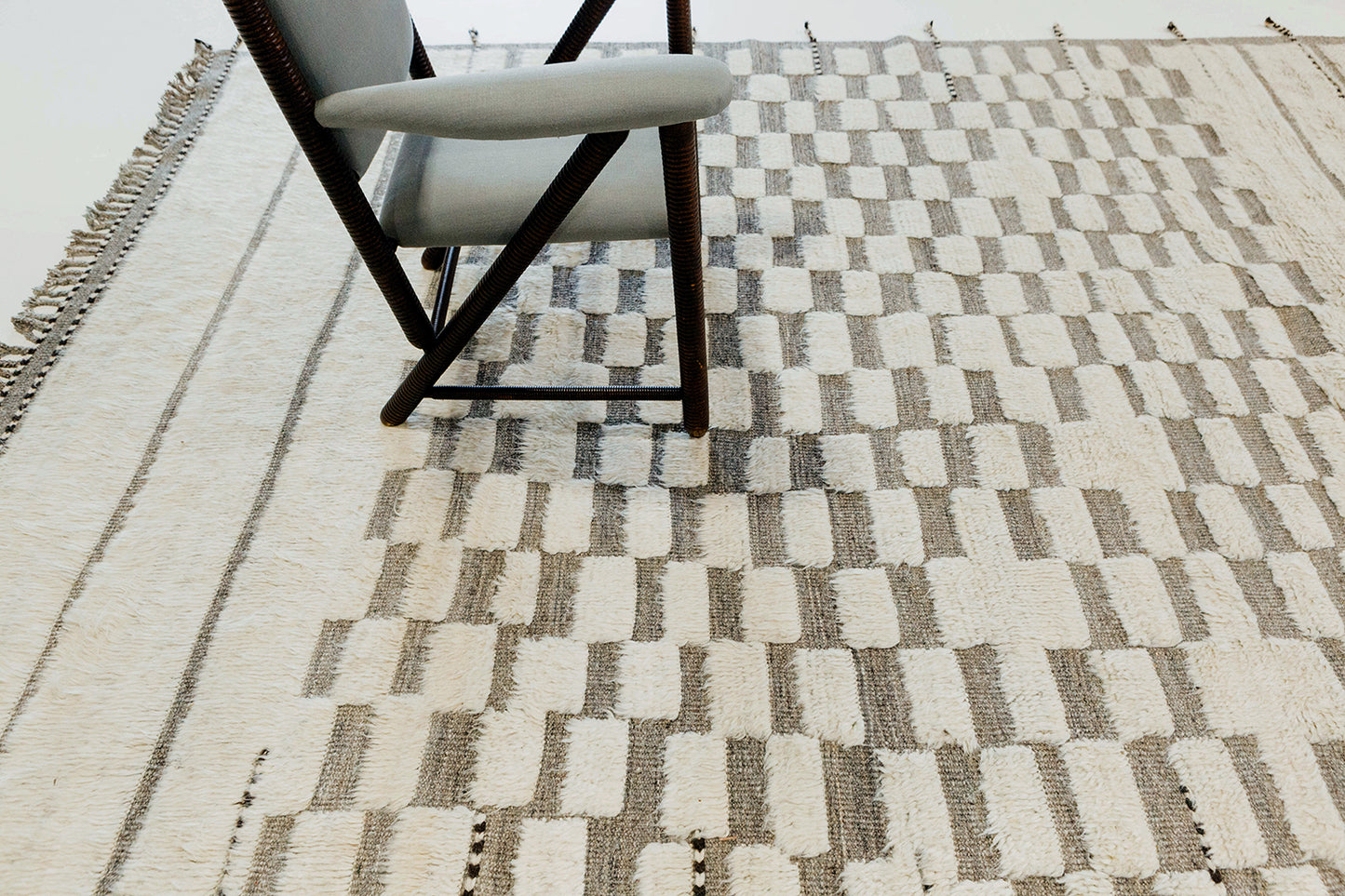 Modern Rug Image 10125 Sirocco, Haute Bohemian