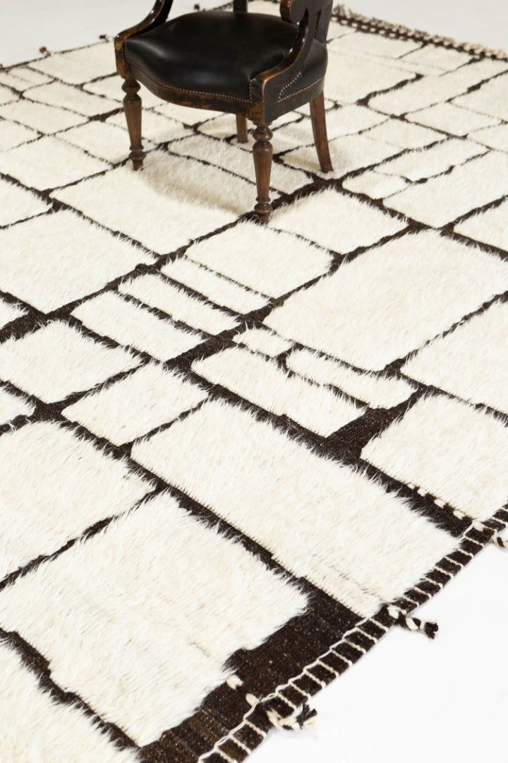 Modern Rug Image 6717 Maziere, Atlas Collection