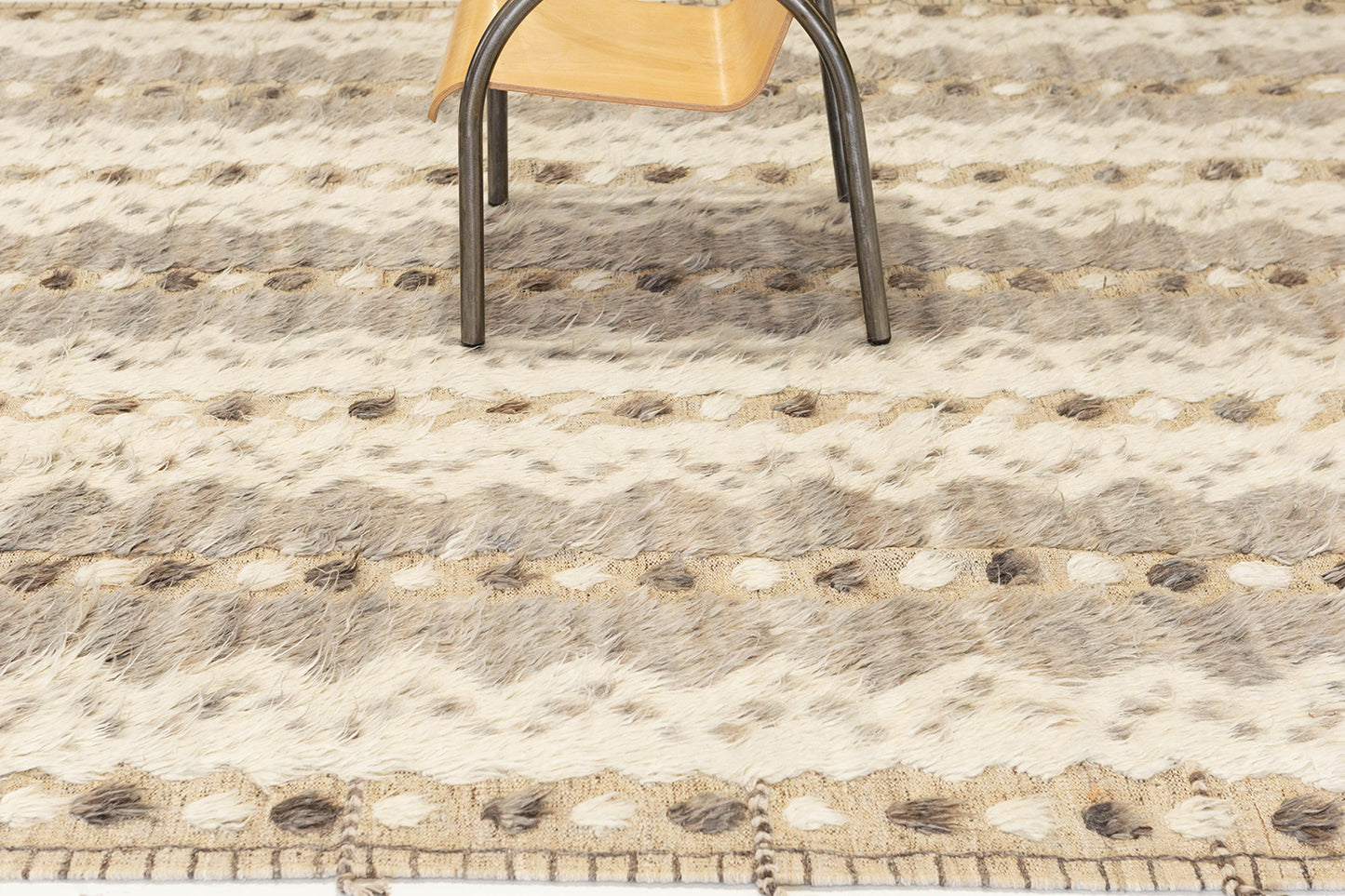 Modern Rug Image 7934 Modlina, Kust Collection