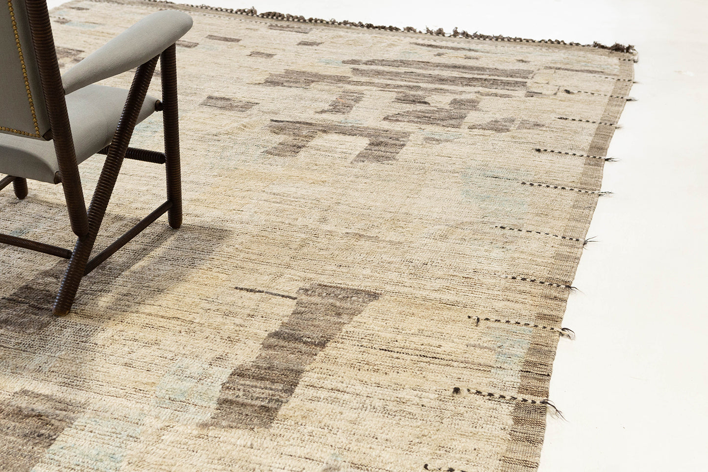 Modern Rug Image 4968 Halfah, Atlas Collection Seasons
