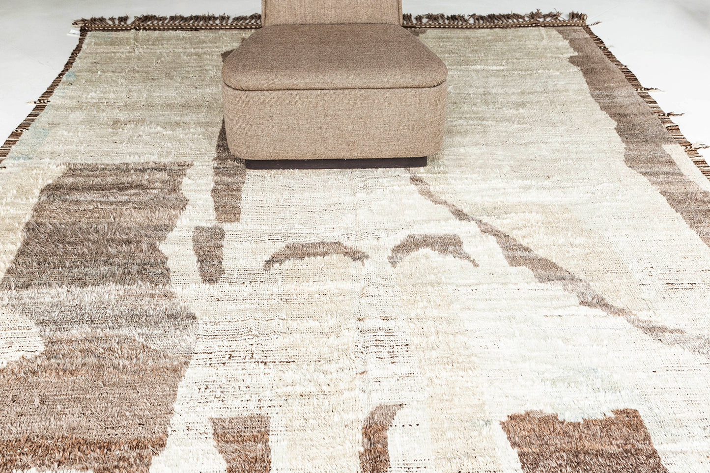 Modern Rug Image 10272 Sittima, Atlas Collection, Seasons