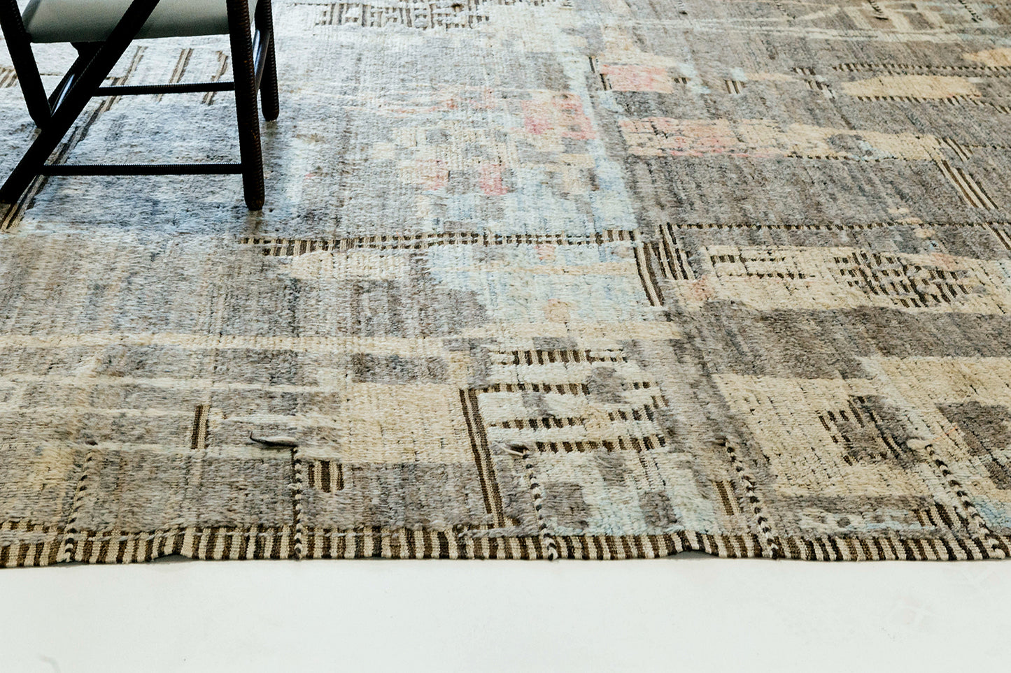 Modern Rug Image 6986 Meliska, Atlas Collection, Seasons