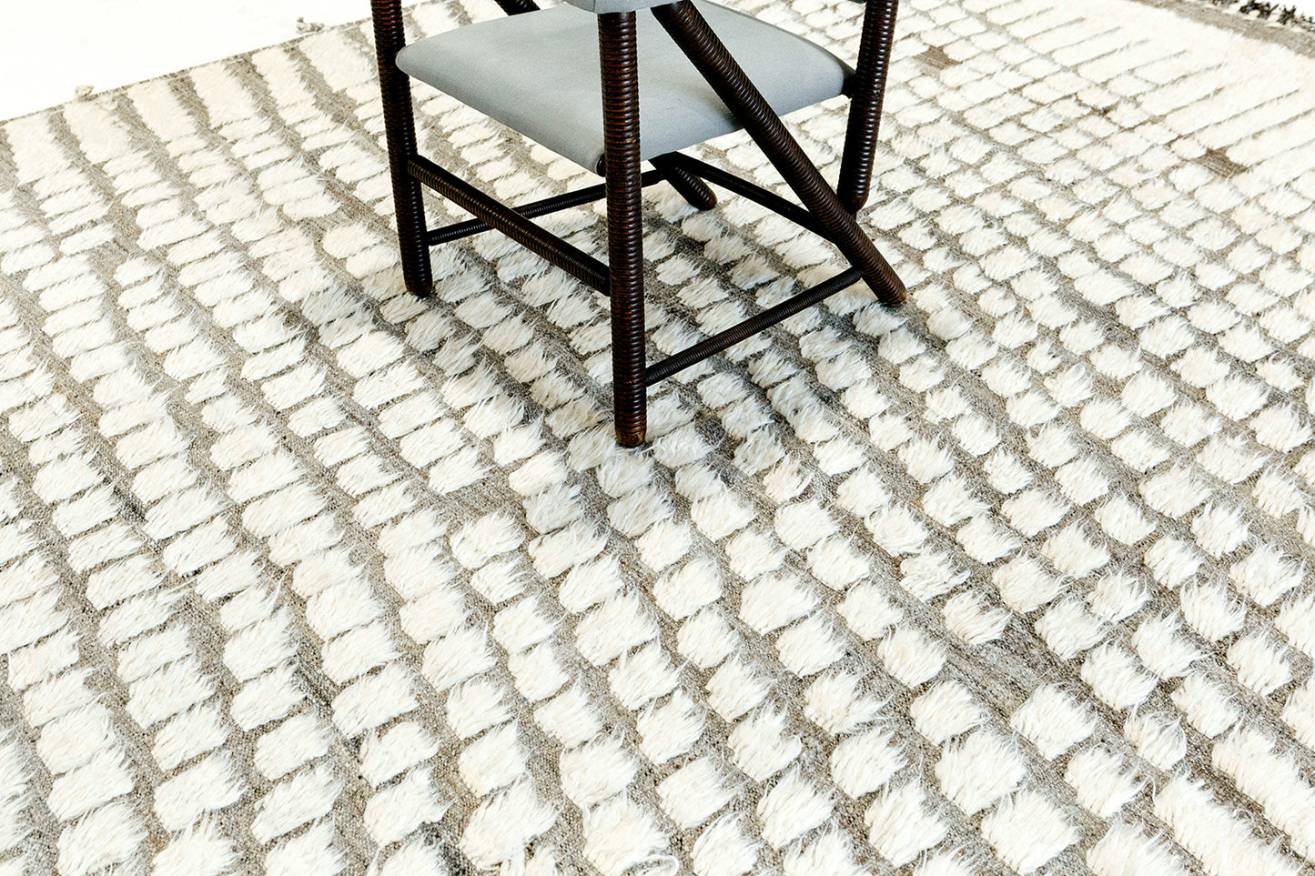 Modern Rug Image 105 Abisko, Haute Bohemian