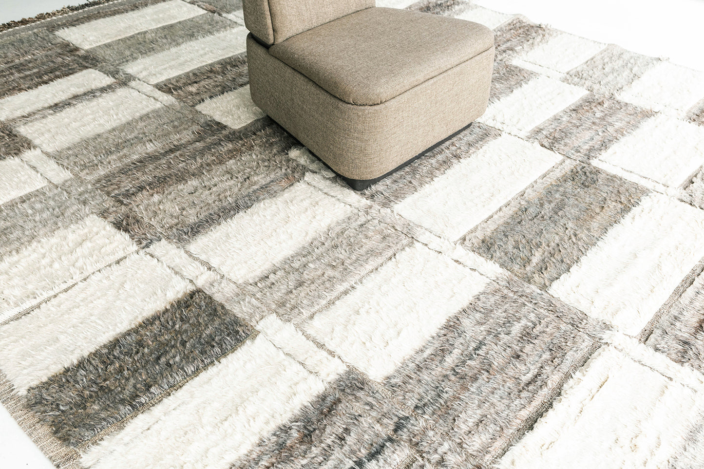 Modern Rug Image 9092 Ourika, Kust Collection