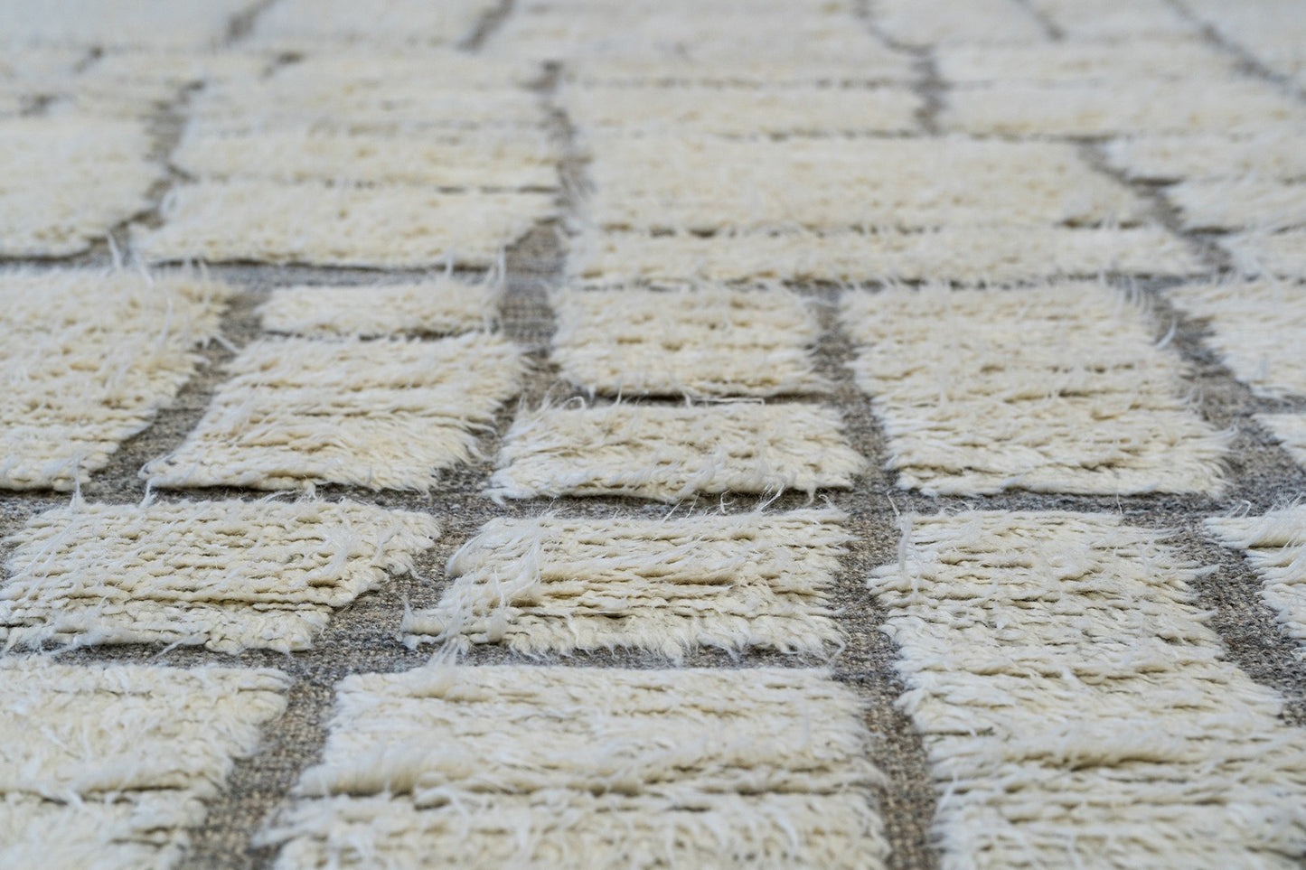 Modern Rug Image 6722 Maziere, Atlas Collection