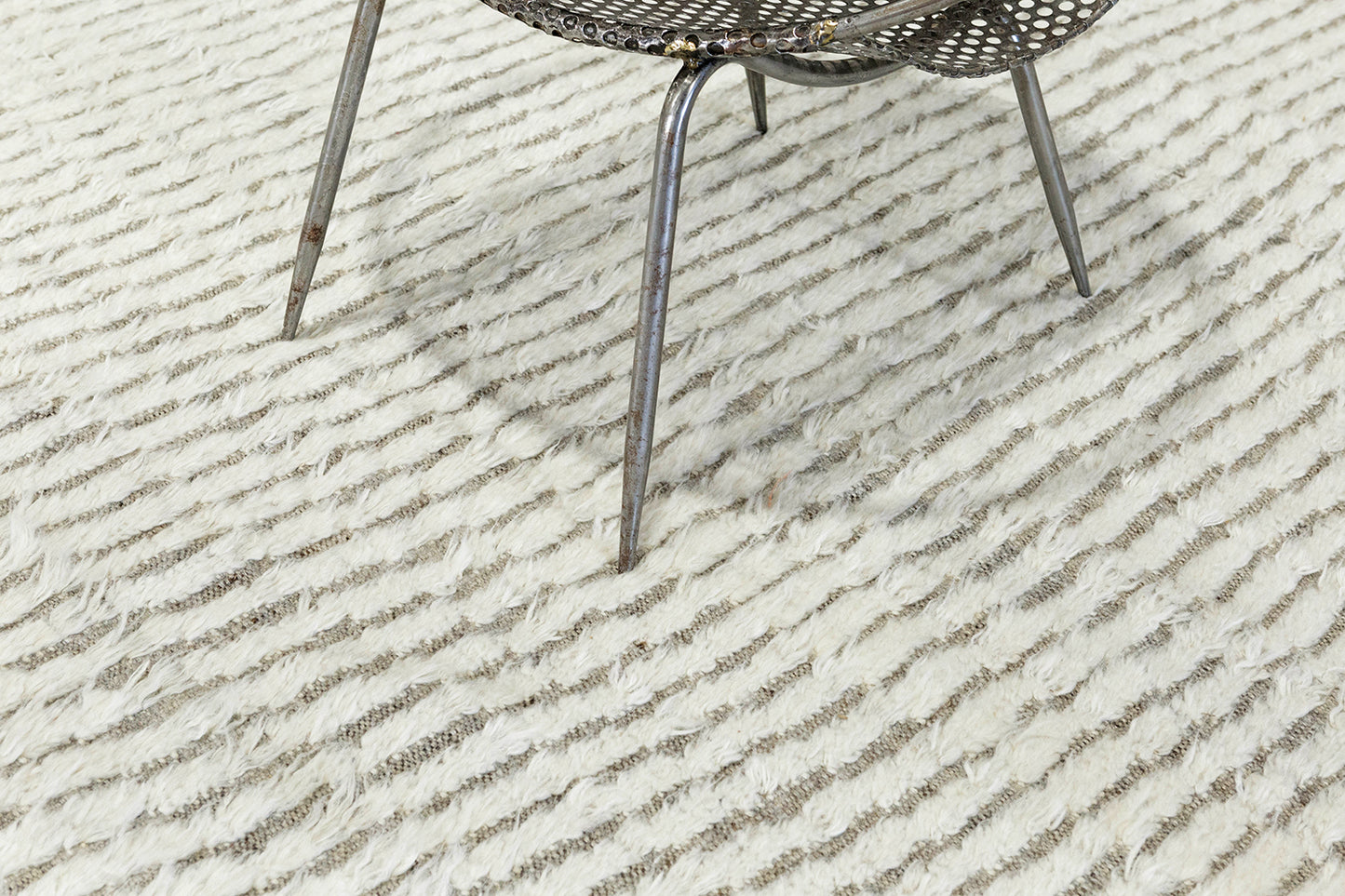 Modern Rug Image 1599 Barguzin, Haute Bohemian