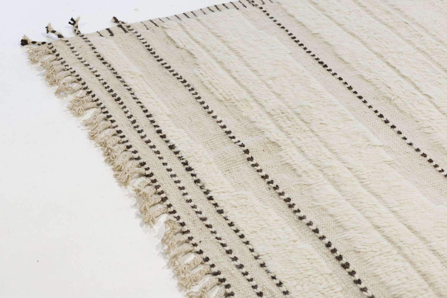 Modern Rug Image 5979 Kit Moresby II, Atlas Collection