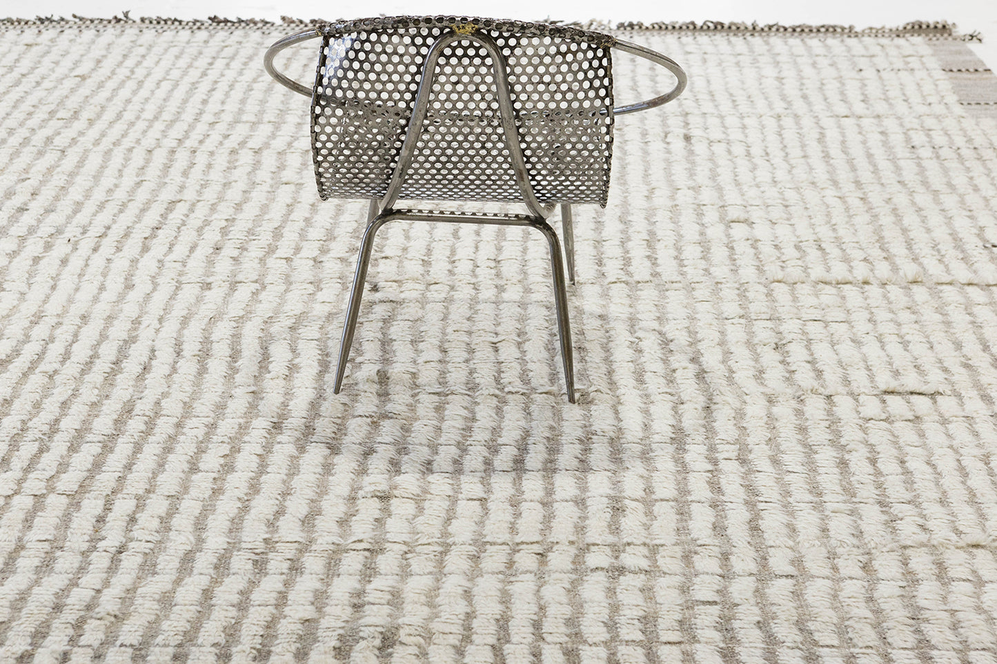 Modern Rug Image 1593 Barguzin, Haute Bohemian