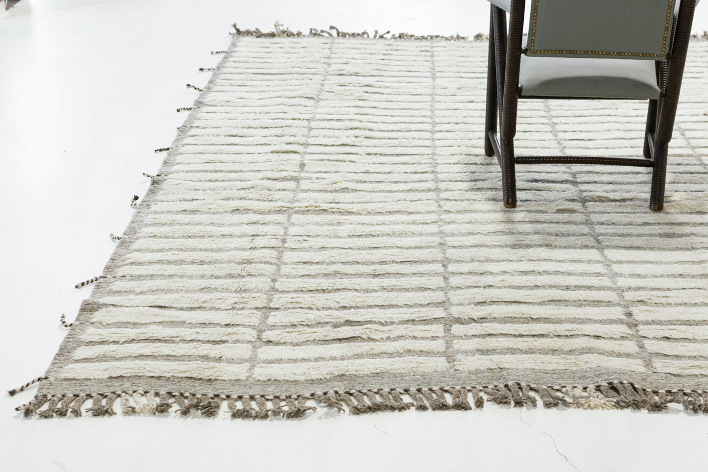Modern Rug Image 9307 Pommie, Haute Bohemian