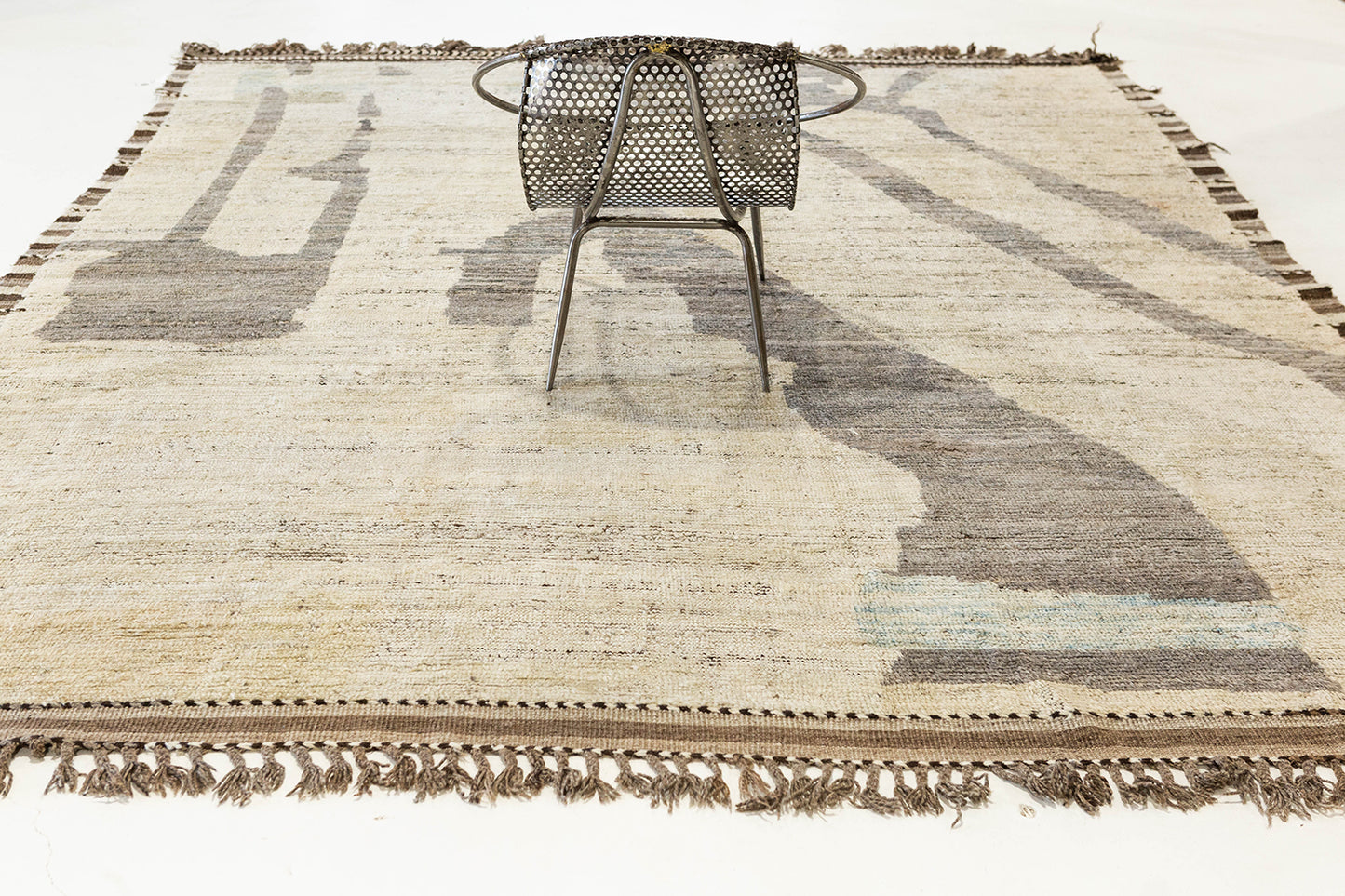 Modern Rug Image 6800 Meden, Atlas Collection, Seasons