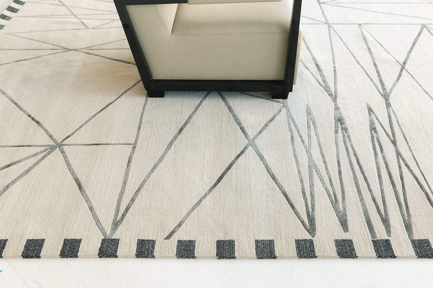 Modern Rug Image 7003 Meridian by Liesel Plambeck
