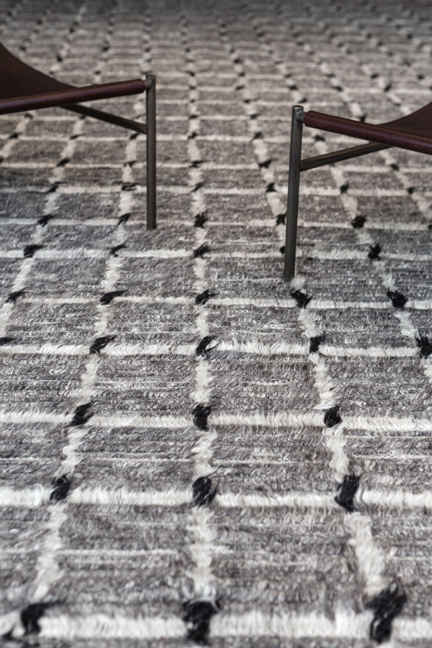 Modern Rug Image 670 Amihan, Sahara Collection 28723