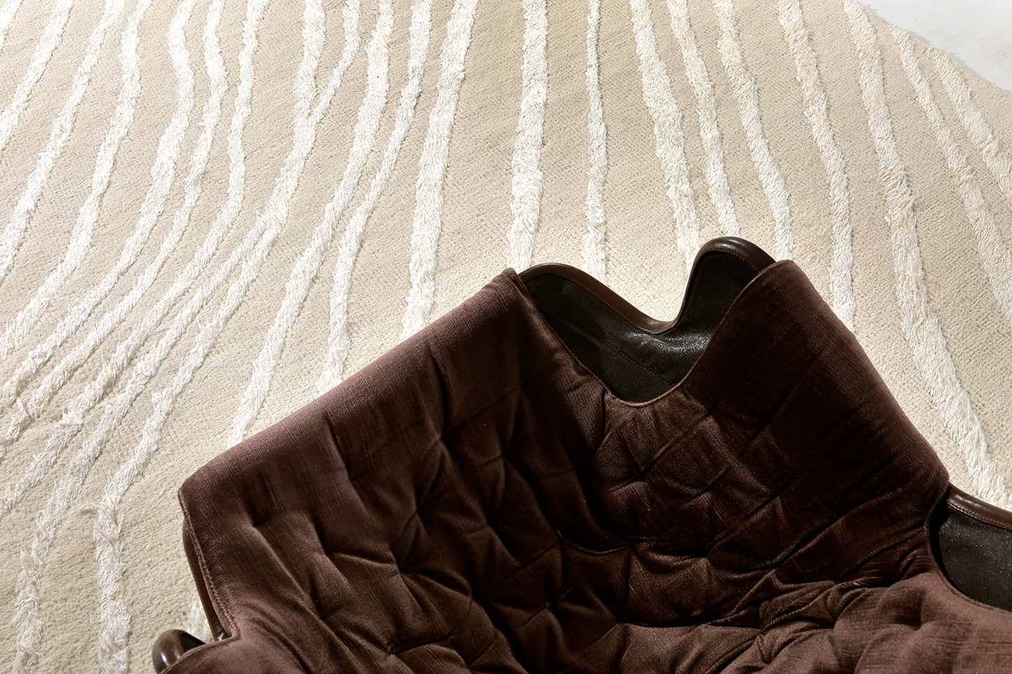 Modern Rug Image 9393 Profile by Liesel Plambeck
