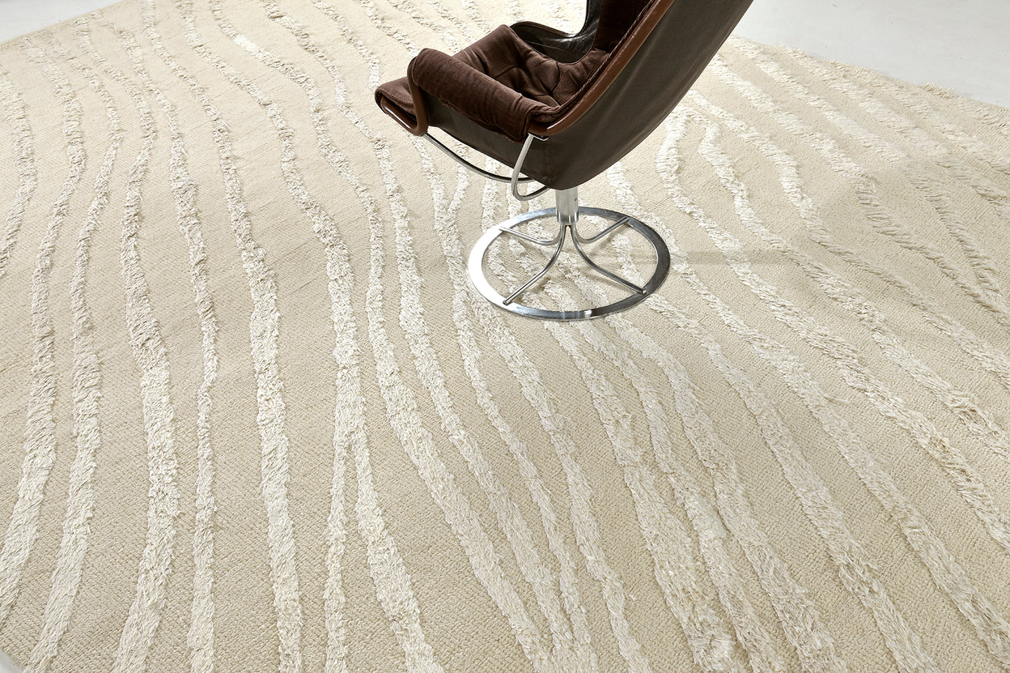 Modern Rug Image 9376 Profile by Liesel Plambeck