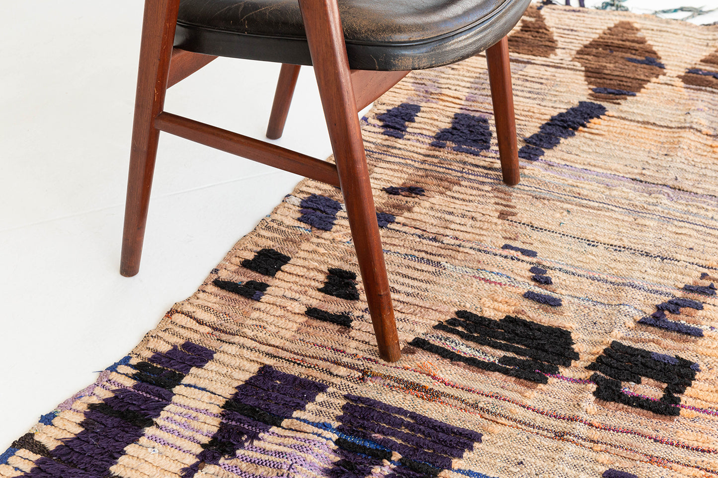 Modern Rug Image 12965 Vintage Moroccan Beni M'Guild Tribe Rug