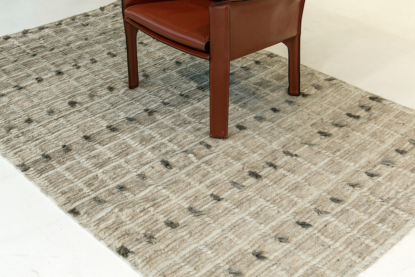 Modern Rug Image 676 Amihan, Sahara Collection 28812