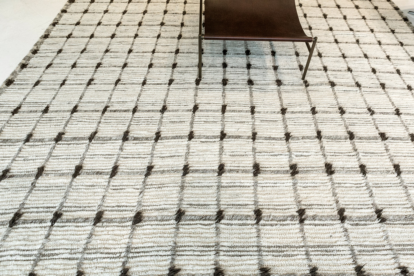 Modern Rug Image 700 Amihan, Sahara Collection 28839