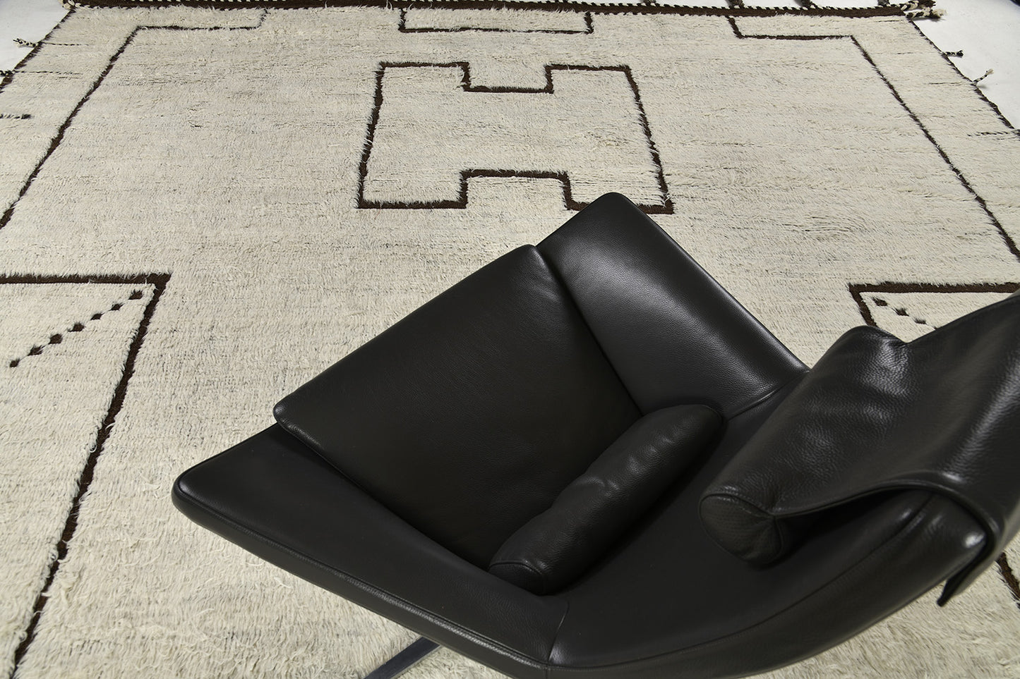 Modern Rug Image 9968 Sharqi, Haute Bohemian