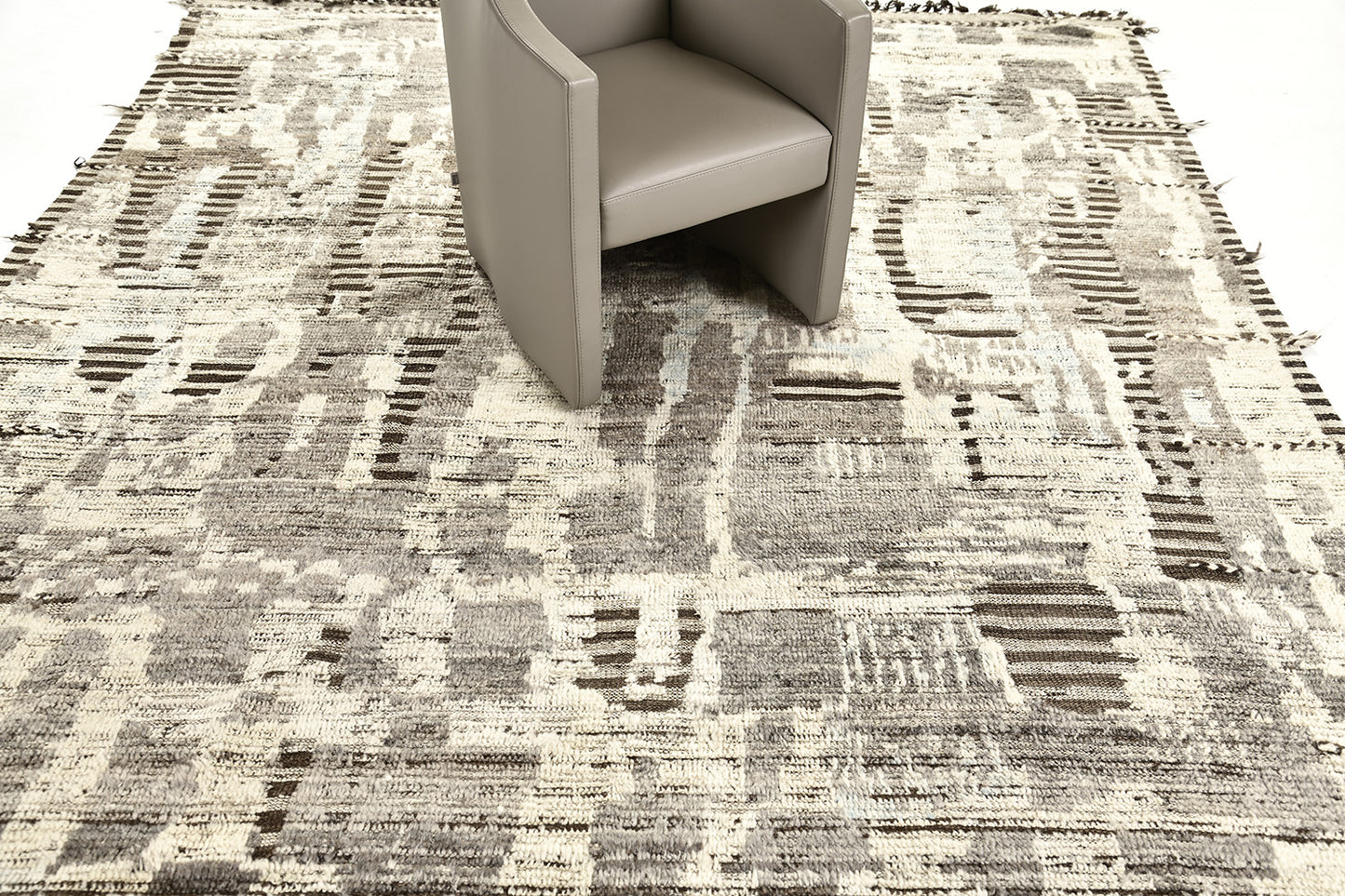 Modern Rug Image 4981 Halfah, Atlas Collection, Seasons
