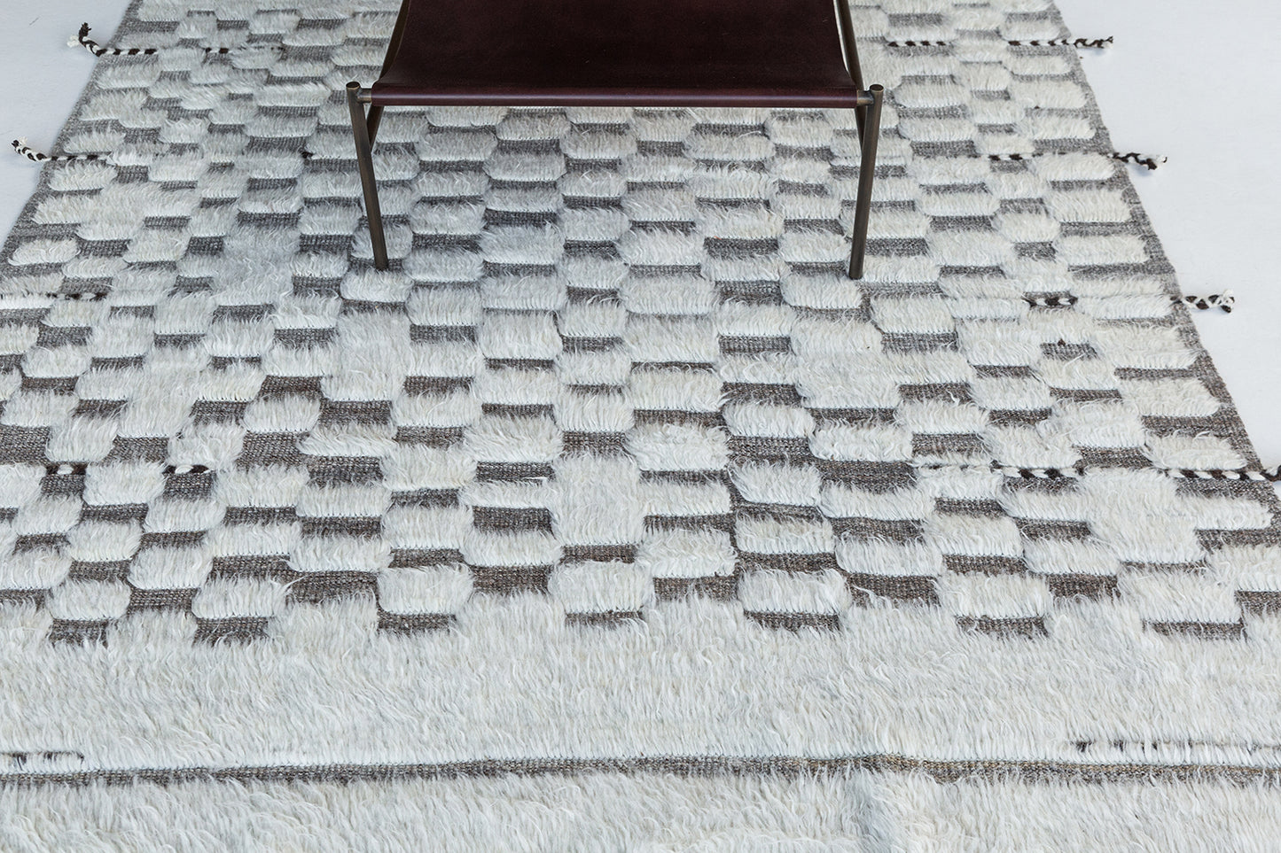 Modern Rug Image 10111 Sirocco, Haute Bohemian