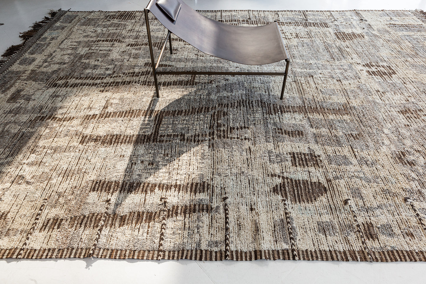 Modern Rug Image 4974 Halfah, Atlas Collection, Seasons