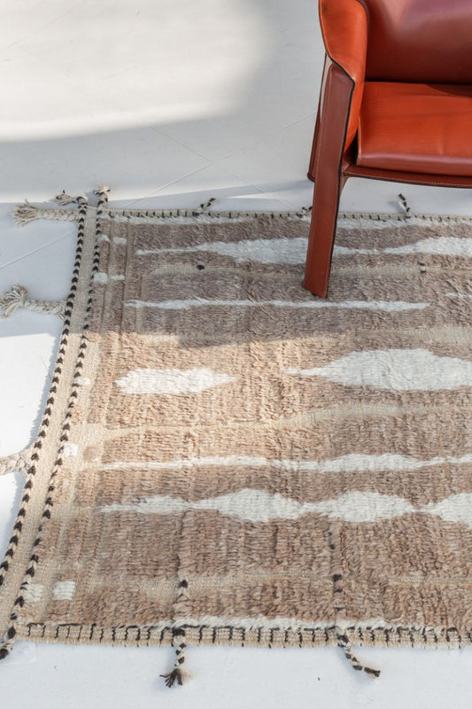 Modern Rug Image 4571 Garrigue, Haute Bohemian