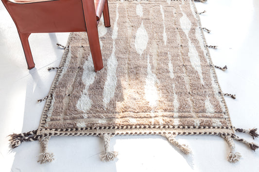 Modern Rug Image 4574 Garrigue, Haute Bohemian