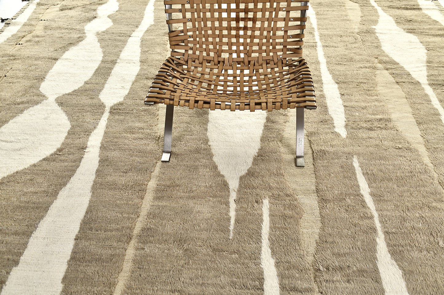 Modern Rug Image 4568 Garrigue, Haute Bohemian
