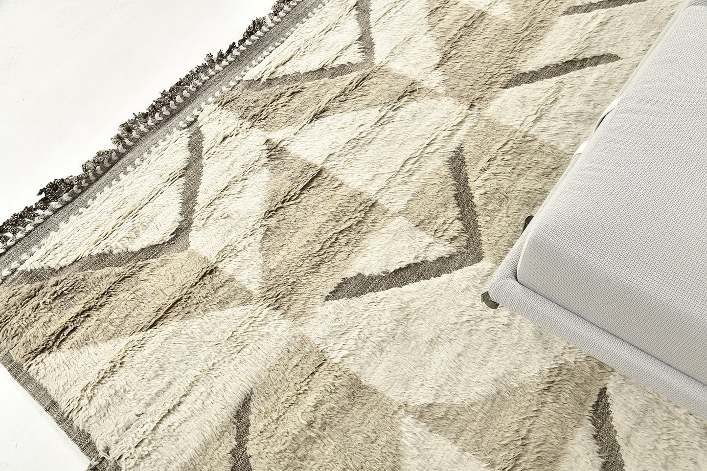 Modern Rug Image 2230 Calcere, Haute Bohemian