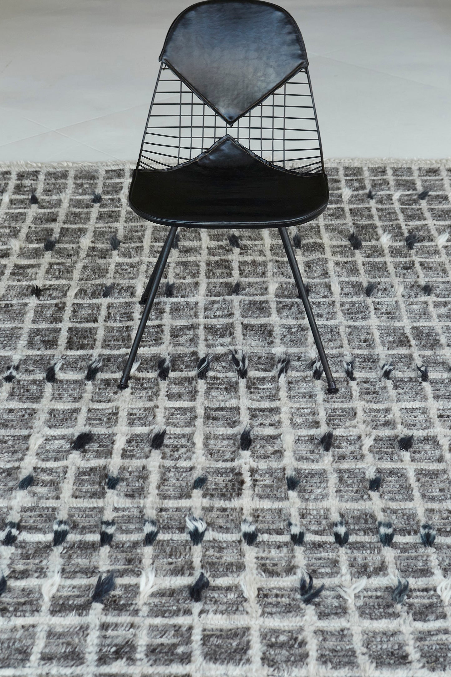 Modern Rug Image 726 Amihan, Sahara Collection 29278