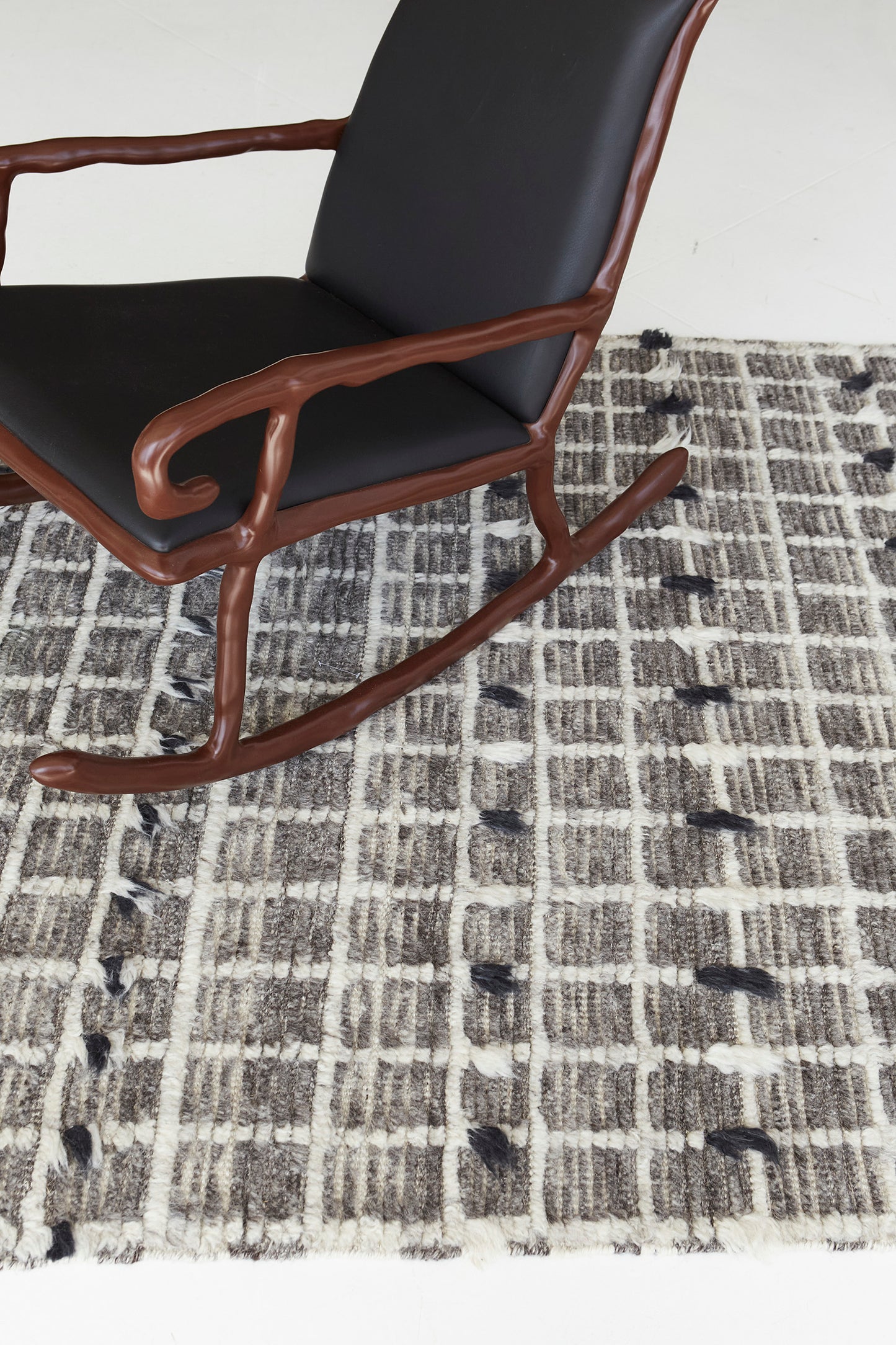 Modern Rug Image 743 Amihan, Sahara Collection 29287
