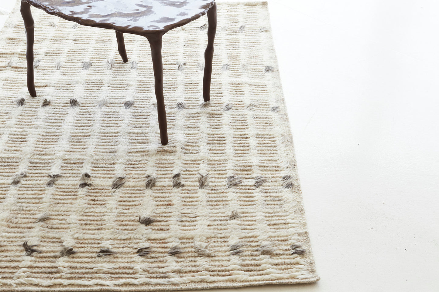 Modern Rug Image 762 Amihan, Sahara Collection 29298